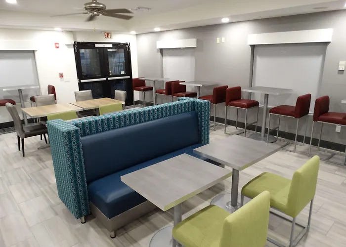 Hotel La Quinta & By Wyndham Downtown - Route 66 Tulsa