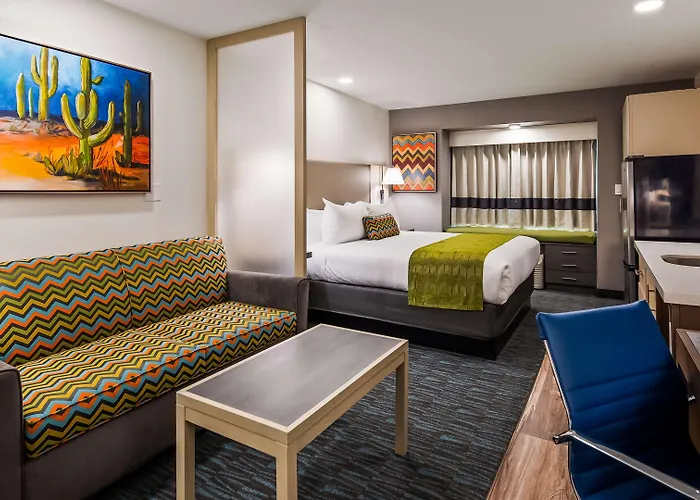 Hotel La Quinta & By Wyndham Downtown - Route 66