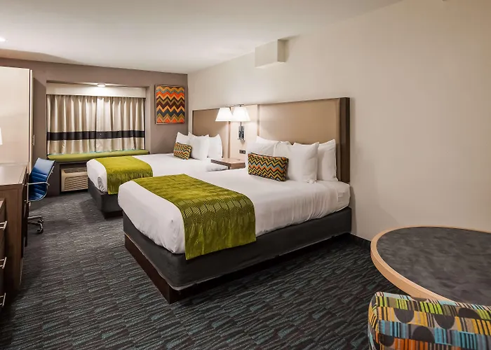 Hotel La Quinta & By Wyndham Downtown - Route 66