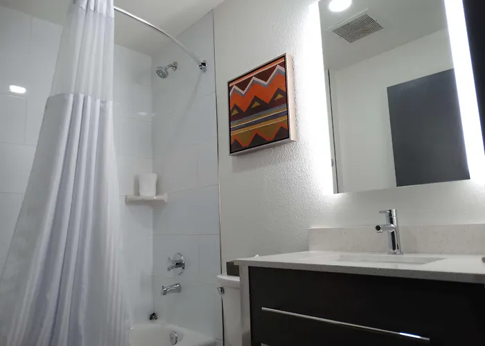 Hotel La Quinta & By Wyndham Downtown - Route 66 Tulsa