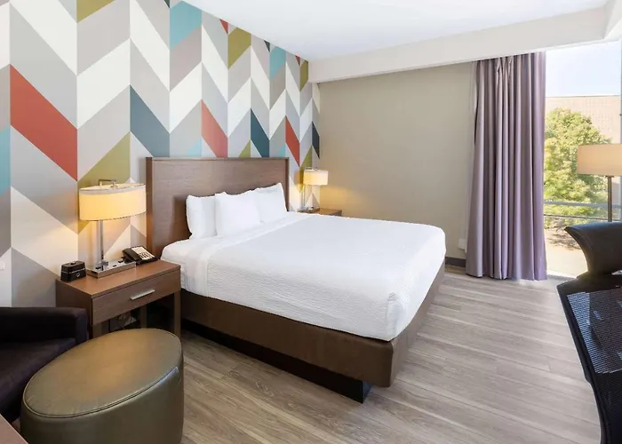 La Quinta & By Wyndham Downtown - Route 66 Tulsa