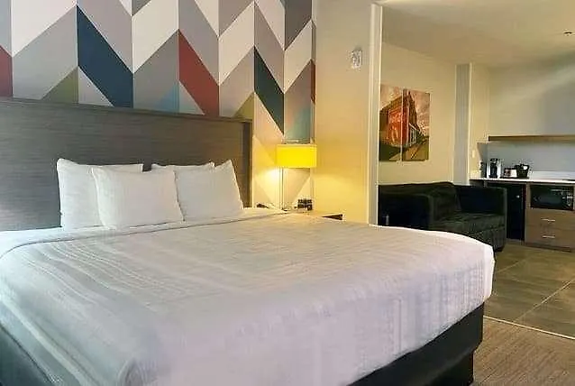 La Quinta & By Wyndham Downtown - Route 66