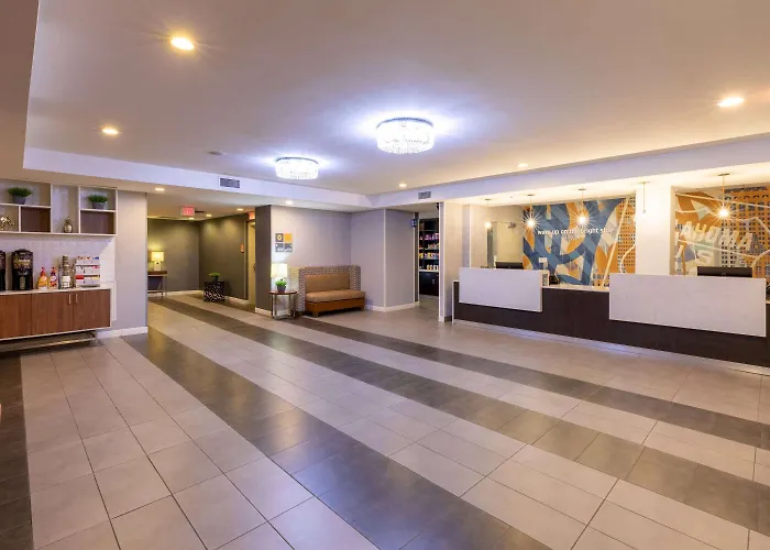 Hotel La Quinta & By Wyndham Downtown - Route 66
