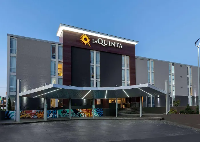 La Quinta & By Wyndham Downtown - Route 66 3*