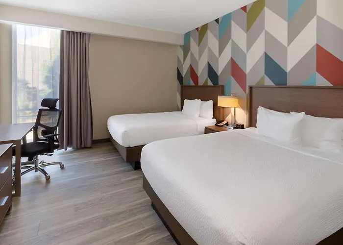 Hotel La Quinta & By Wyndham Downtown - Route 66 Tulsa