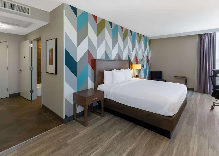 Hotel La Quinta & By Wyndham Downtown - Route 66 Tulsa